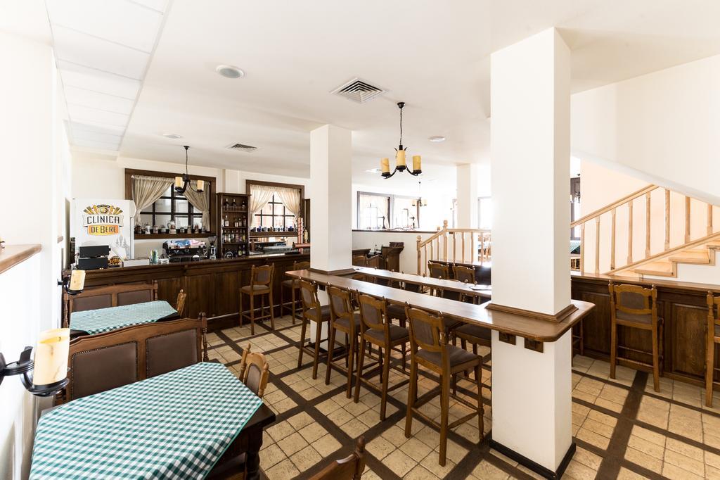 皇家城堡酒店 Mosnita Noua 外观 照片